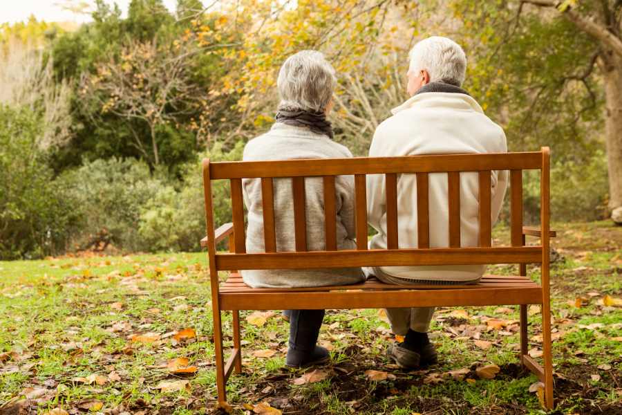 couple-seating-in-chare